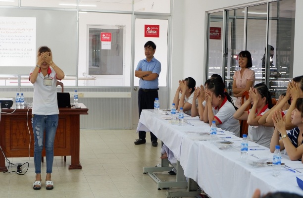 Hoạt động khảo sát điều kiện lao động và Tập huấn chăm sóc mắt cho trưởng nhóm công nhân tại nhà máy sản xuất giày da và điện tử tại Quảng Nam và Đà Nẵng